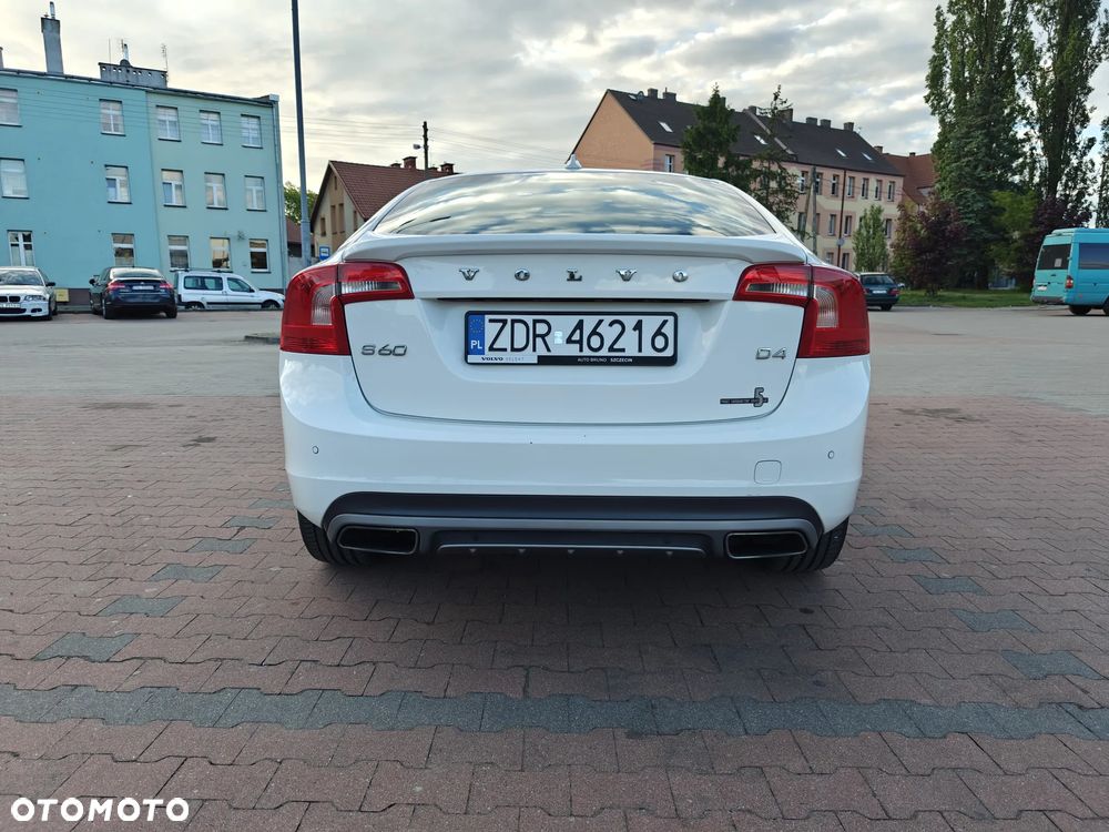Volvo S60 D4 Drive-E Momentum - 11