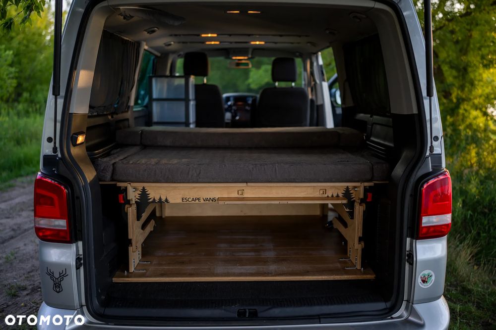 Volkswagen Multivan - 12