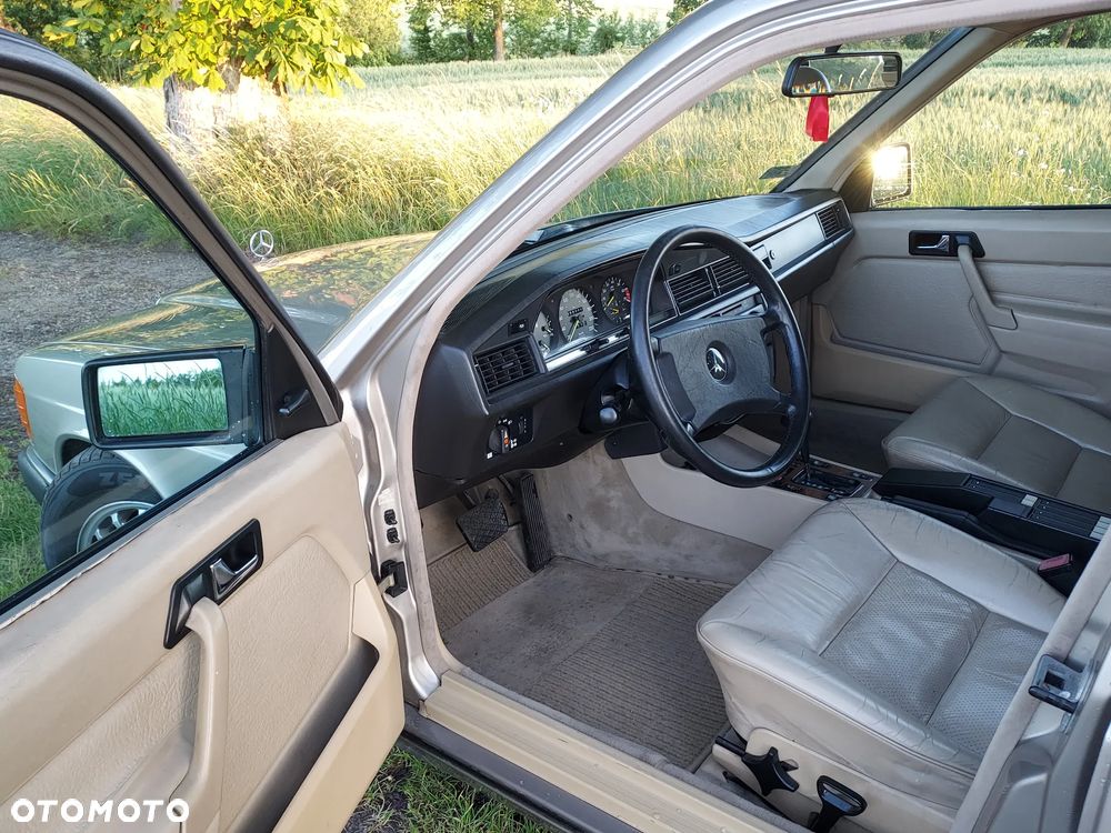 Mercedes-Benz W201 (190) - 7