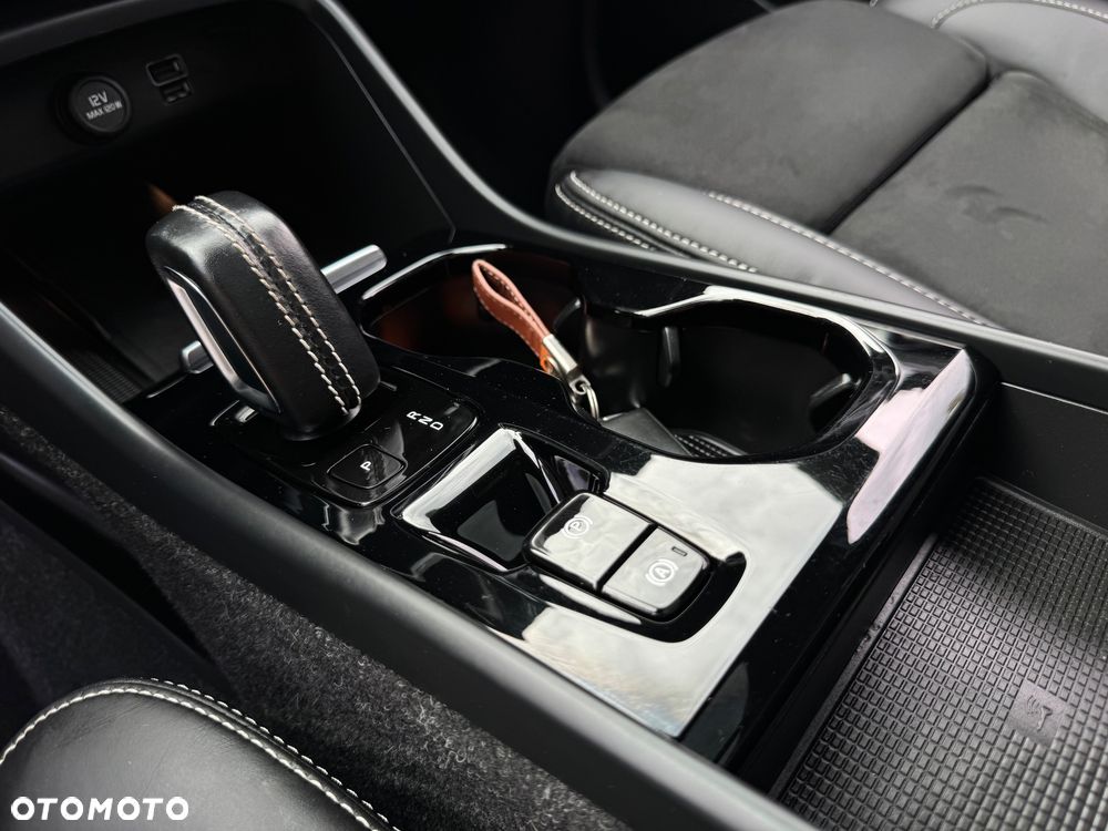 Volvo XC 40 T4 Recharge DKG RDesign - 24