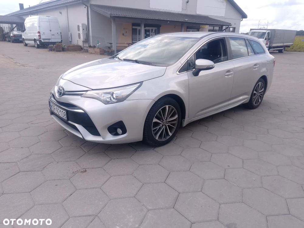 Toyota Avensis 2.0 D-4D Prestige - 2