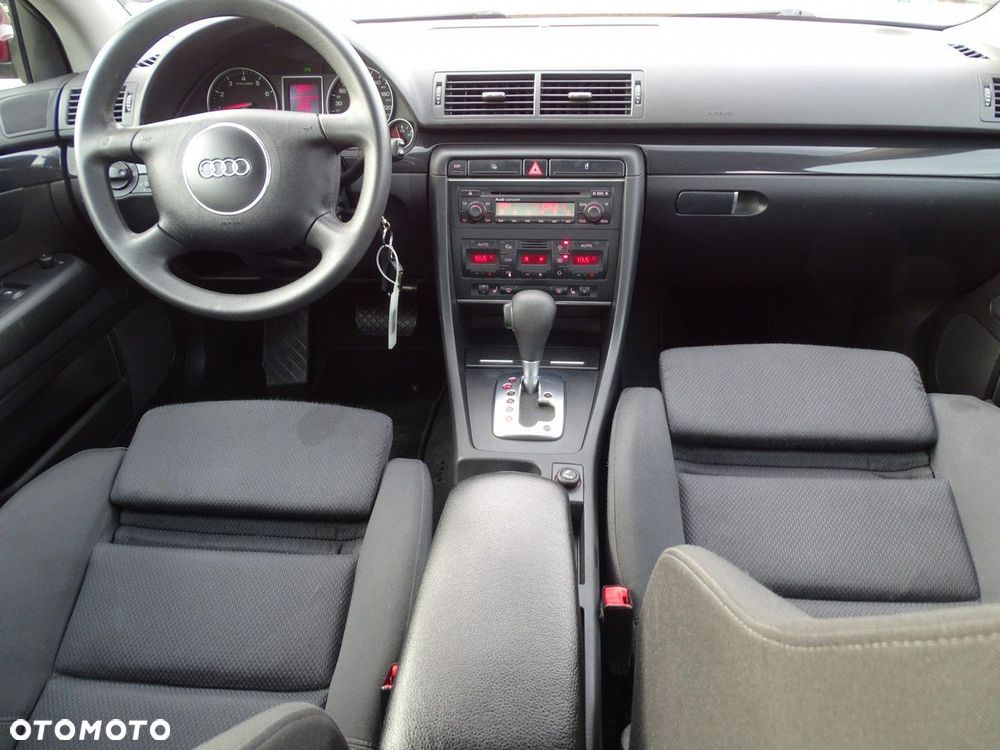 Audi A4 Limousine - 9