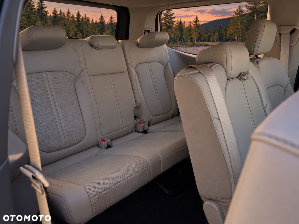 Jeep Wagoneer - 28