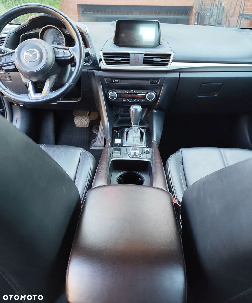 Mazda 3 - 8
