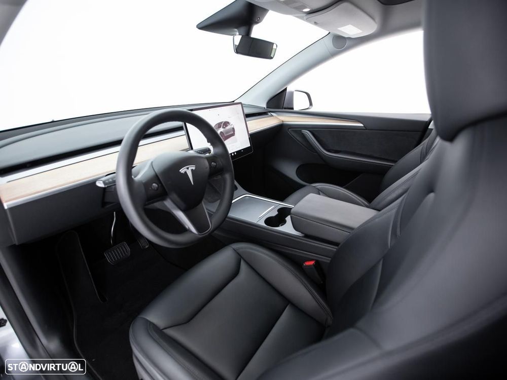 Tesla Model Y Long Range Dual Motor AWD - 9