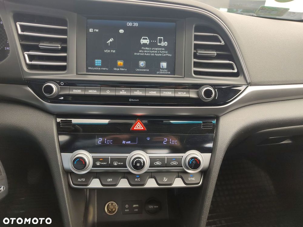Hyundai Elantra 1.6 Comfort - 25