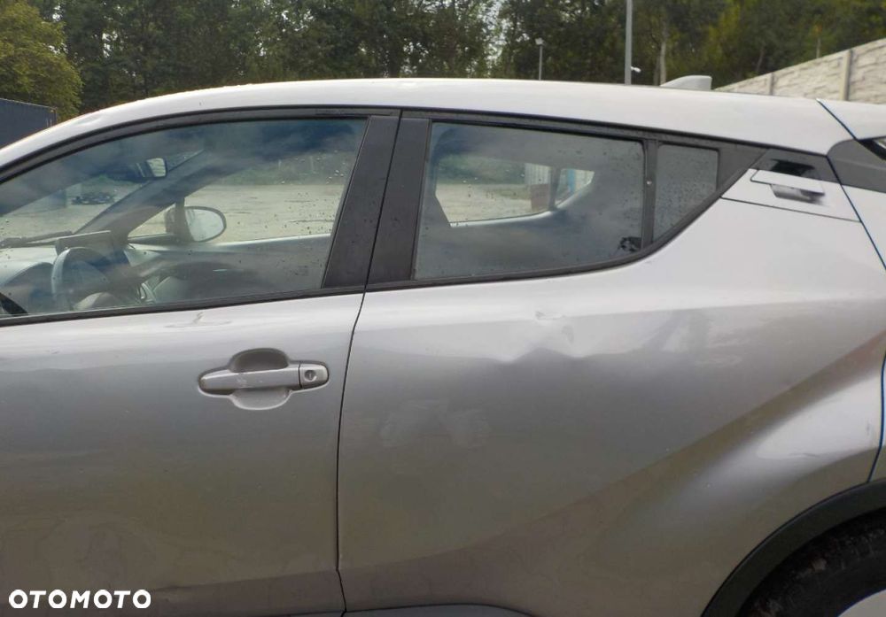 Toyota C-HR - 6