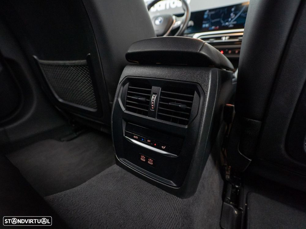 BMW i4 eDrive40 — fotografia 45