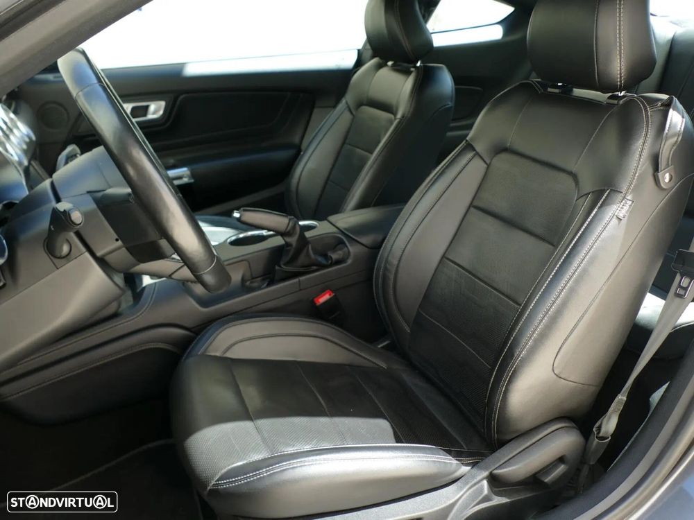 Ford Mustang - 32