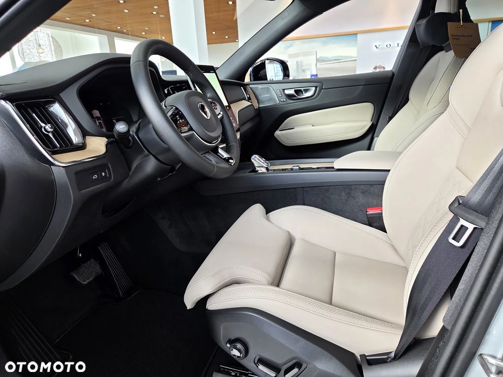 Volvo XC 60 T6 Plug-In Hybrid AWD Ultra Dark - 8