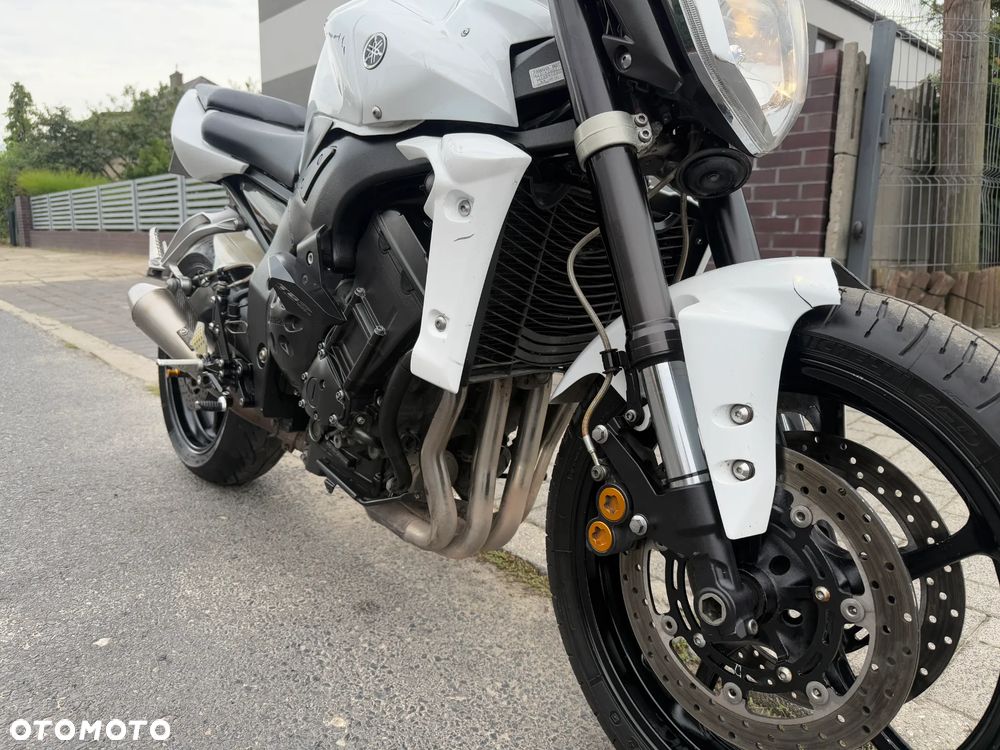 Yamaha FZ - 23