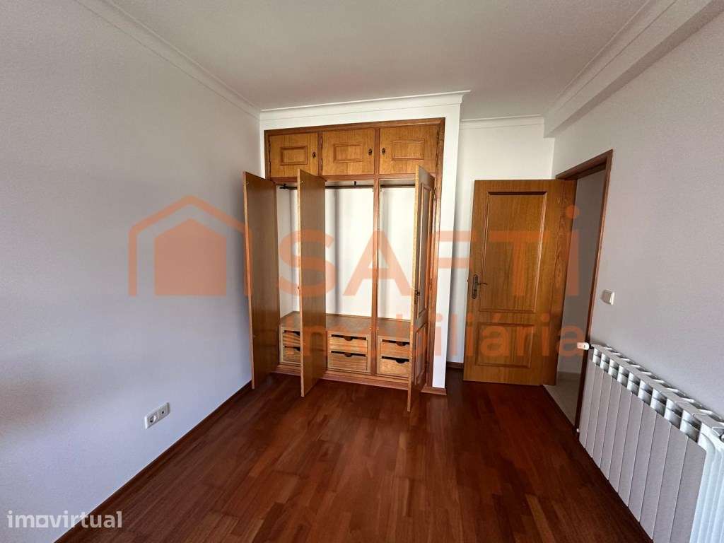 Excelente oportunidade - Apartamento T2 com garagem e ótima localiz... - Grande imagem: 4/11