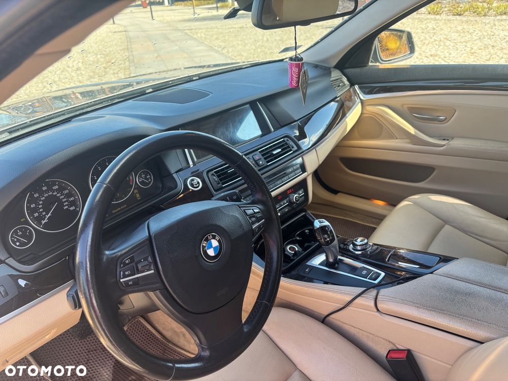 BMW Seria 5 528i - 8