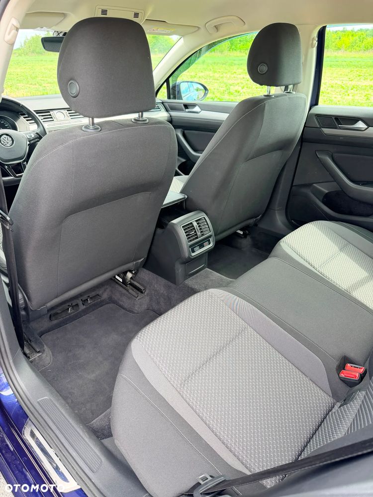 Volkswagen Passat - 23
