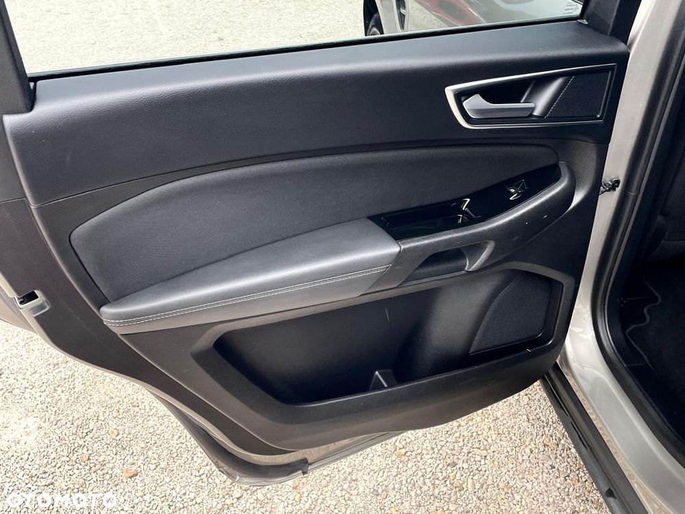 Ford S-Max - 17