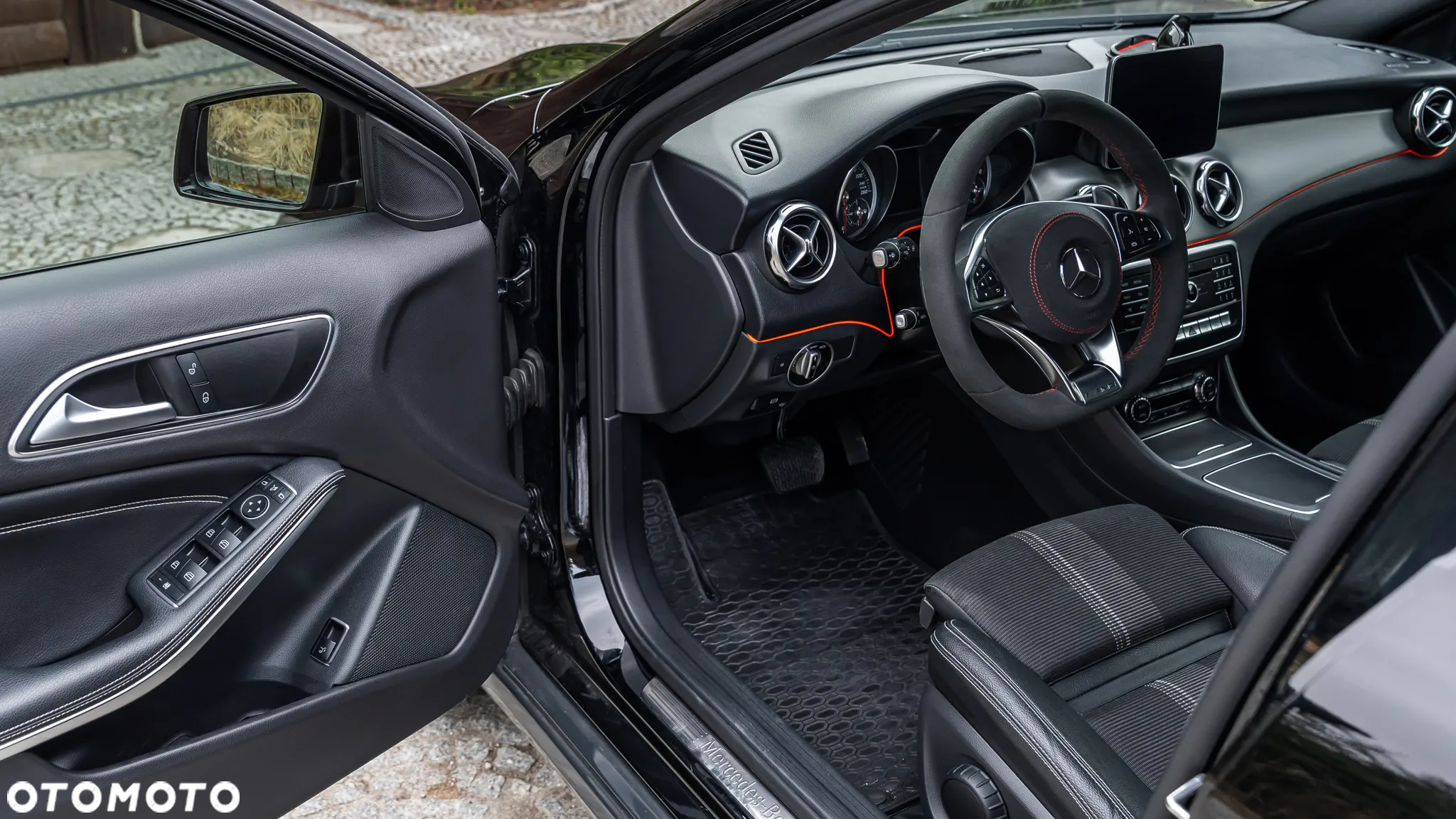 Mercedes-Benz GLA 200 7G-DCT AMG Line - 15
