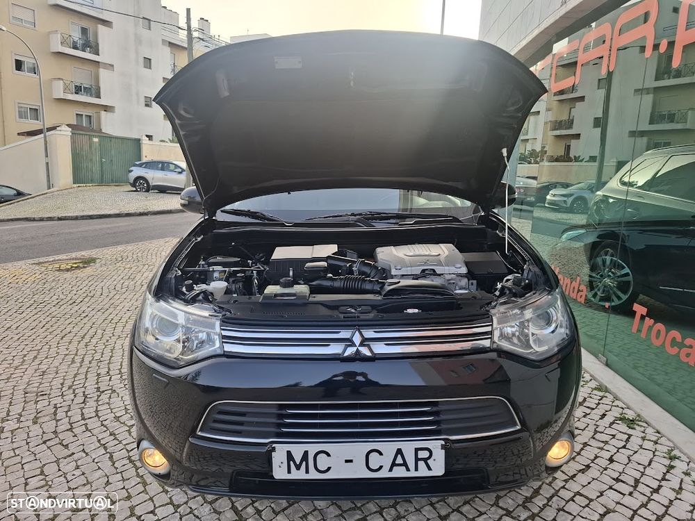 Mitsubishi Outlander - 60