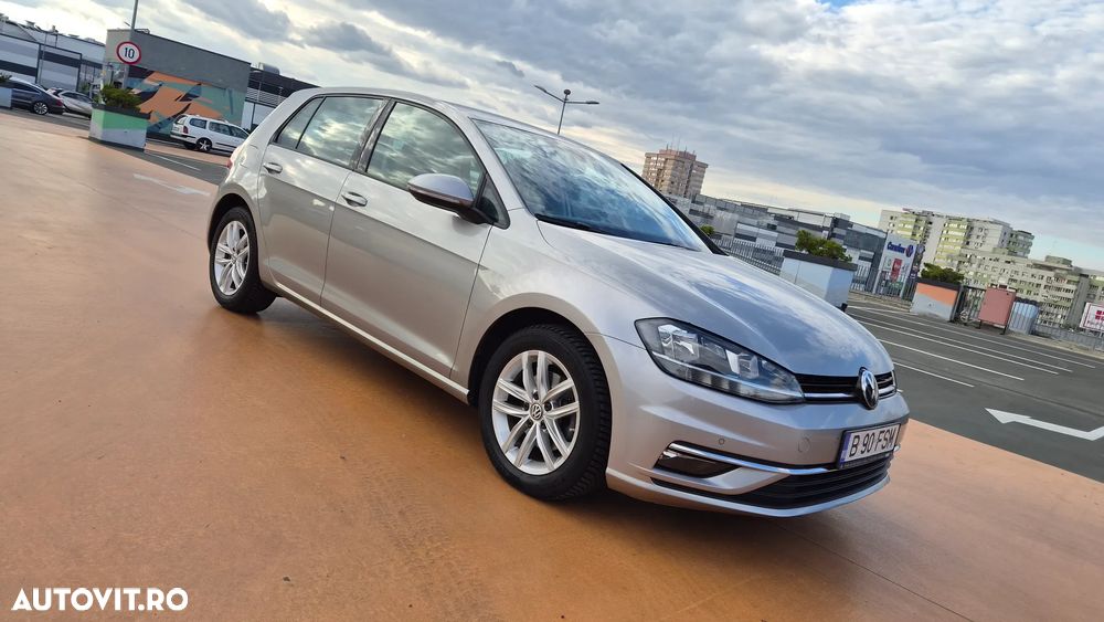 Volkswagen Golf - 2