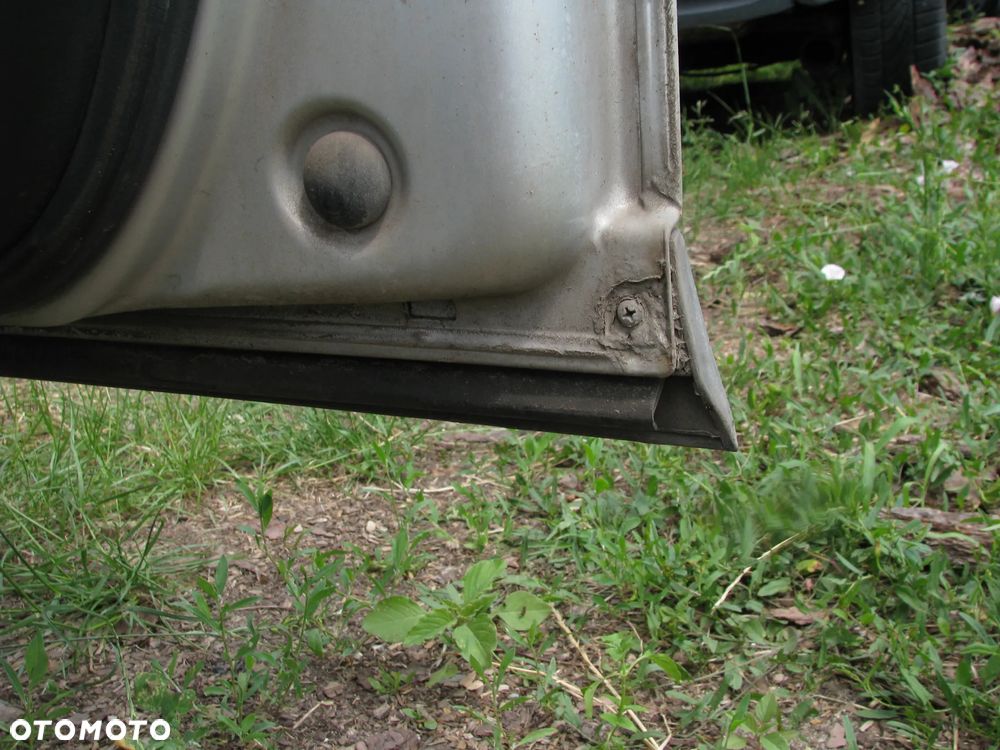 Drzwi PRAWE PRAWY PRZÓD PRZEDNIE AUDI A4 B6 LY7W KOMPLETNE Drzwi PRAWE PRAWY PRZÓD PRZEDNIE AUDI A4 B6 LY7W - 3