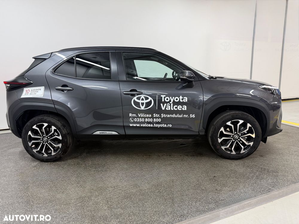 Toyota Yaris Cross 1.5 VVT-i HSD 116 4x2 HEV Dynamic - 2