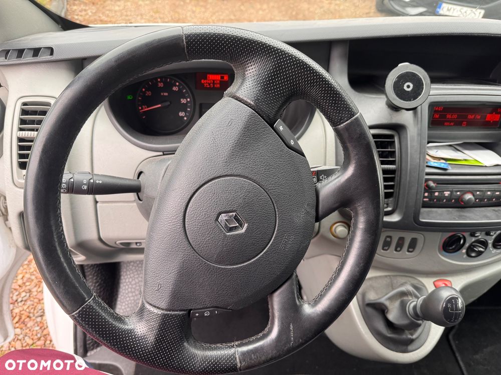 Renault Trafic - 23