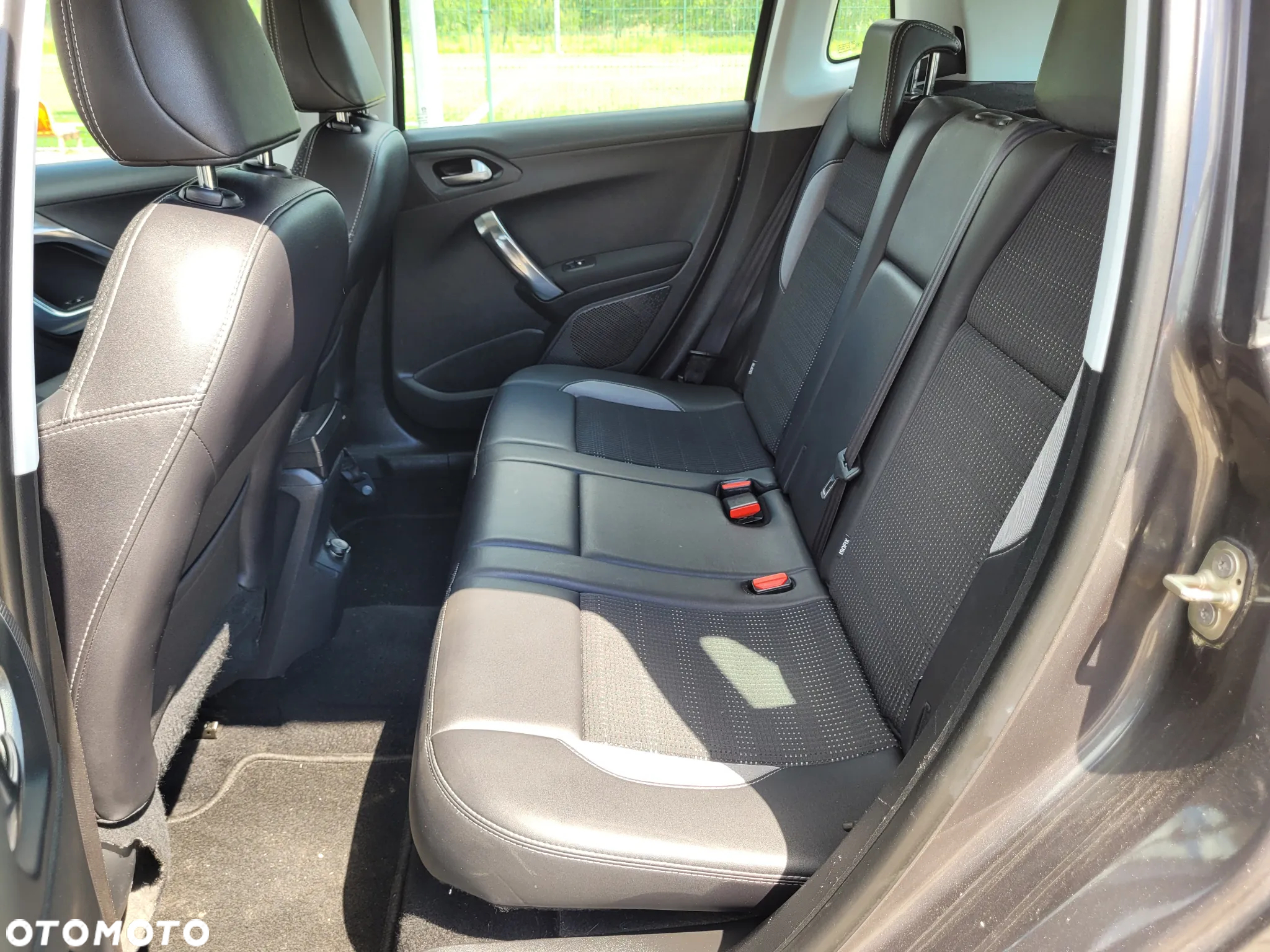 Peugeot 2008 1.6 e-HDi Active S&S - 13
