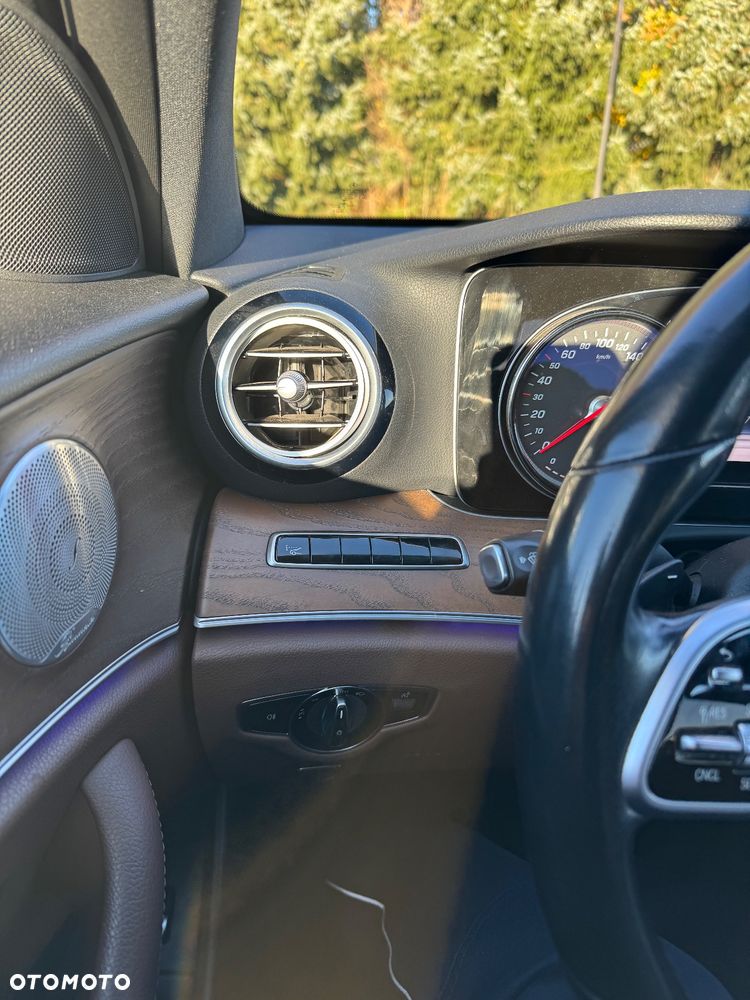 Mercedes-Benz Klasa E 220 d 4-Matic 9G-TRONIC - 9