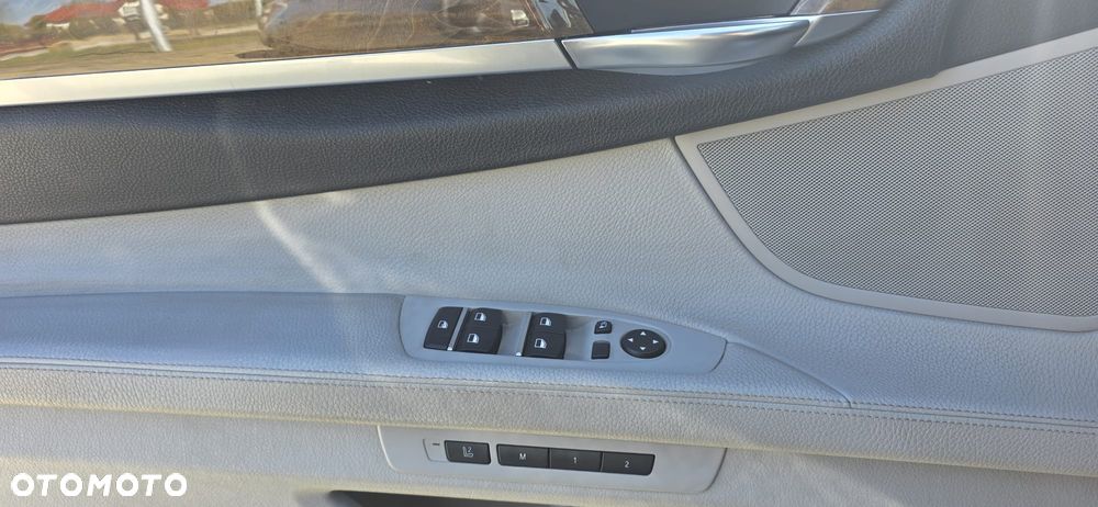 BMW Seria 7 740i - 10