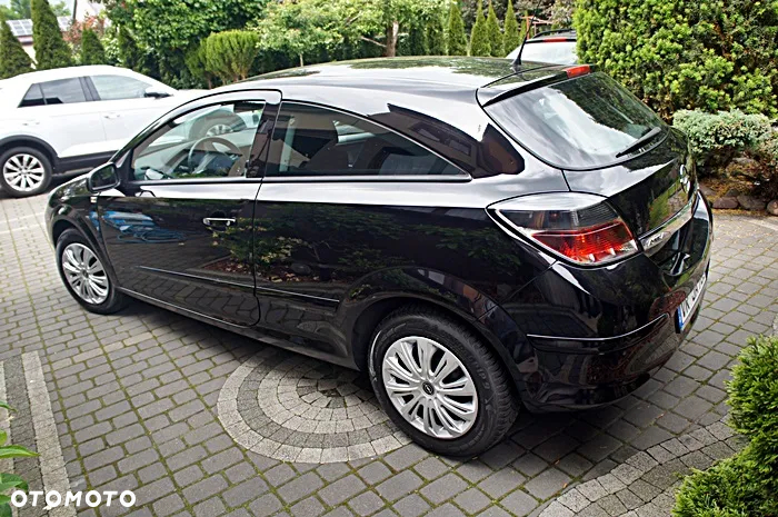 Opel Astra GTC 1.6 - 4