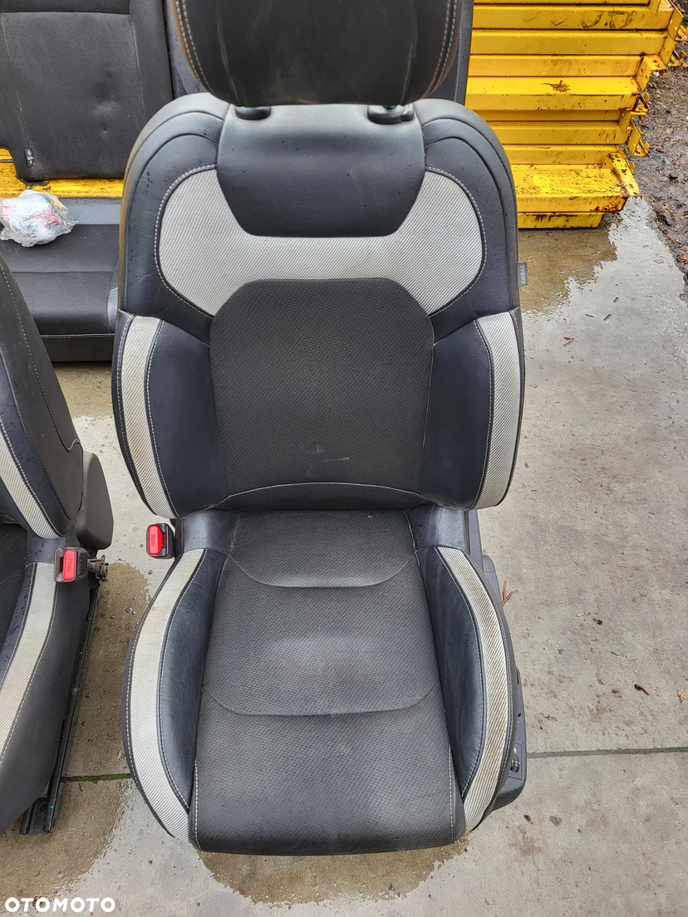 Komplet Foteli Citroen C4 II - 2