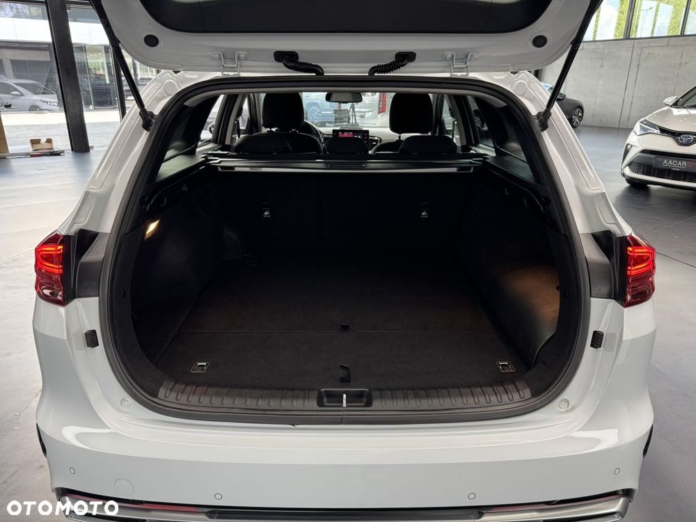 Kia Ceed 1.6 GDI PHEV L DCT - 19