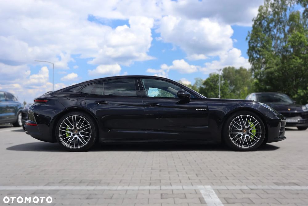 Porsche Panamera 4 E-Hybrid - 4