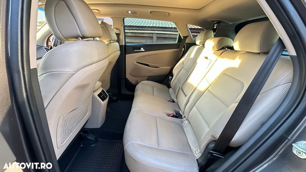 Hyundai Tucson 2.0 CRDI 4WD 6AT Luxury Pack+ - 12