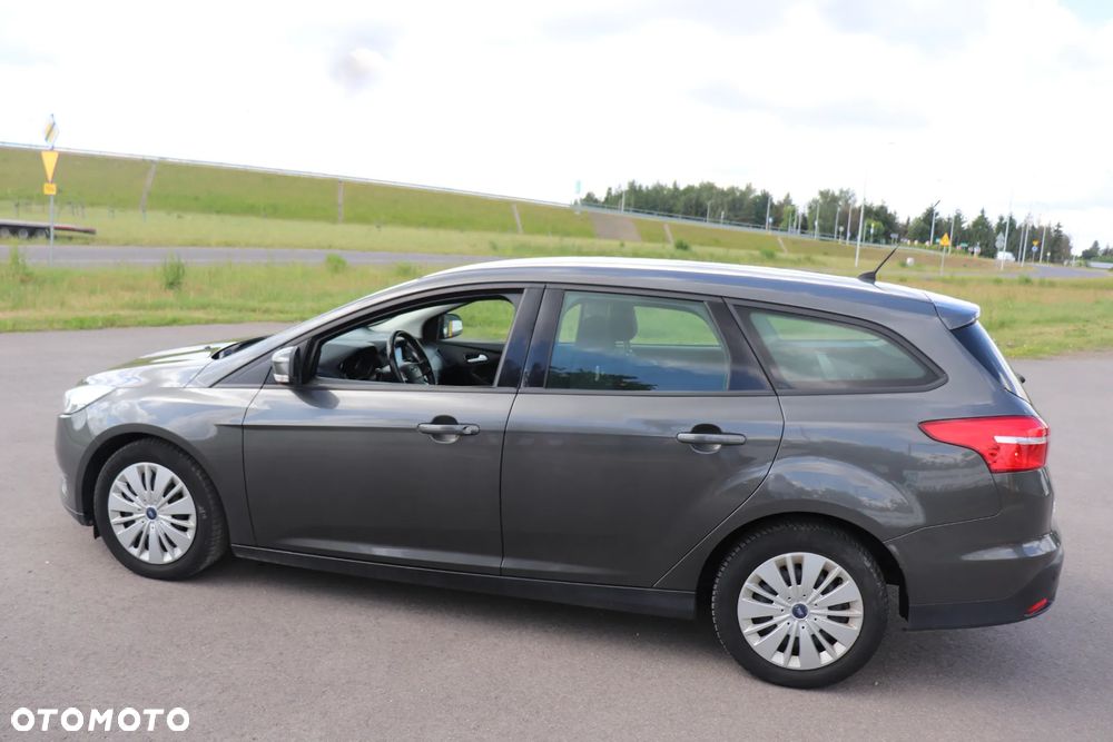 Ford Focus 1.0 EcoBoost 99g Trend - 11