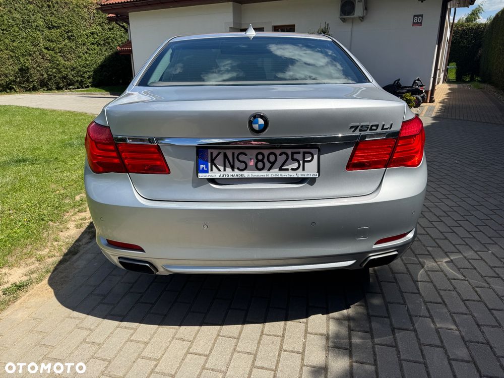 BMW Seria 7 750Li - 9