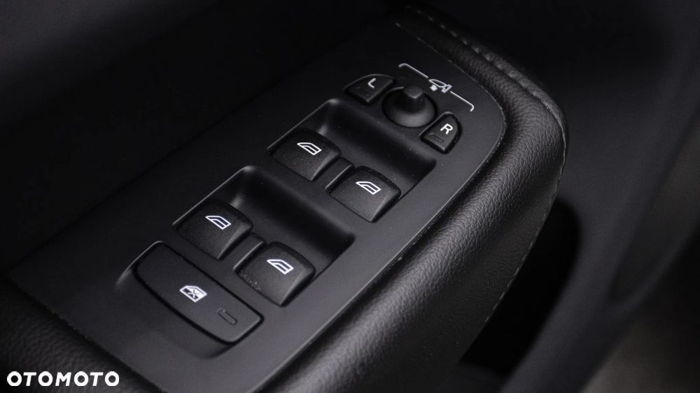Volvo XC 60 B4 B Momentum Pro - 29