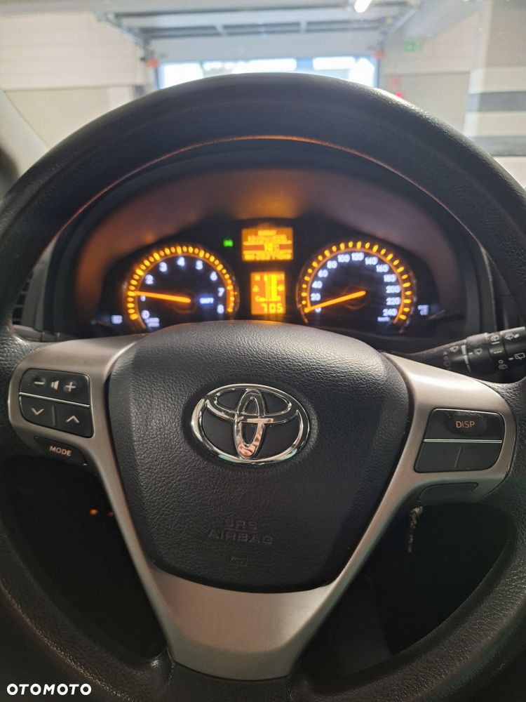 Toyota Avensis 1.8 Luna - 3