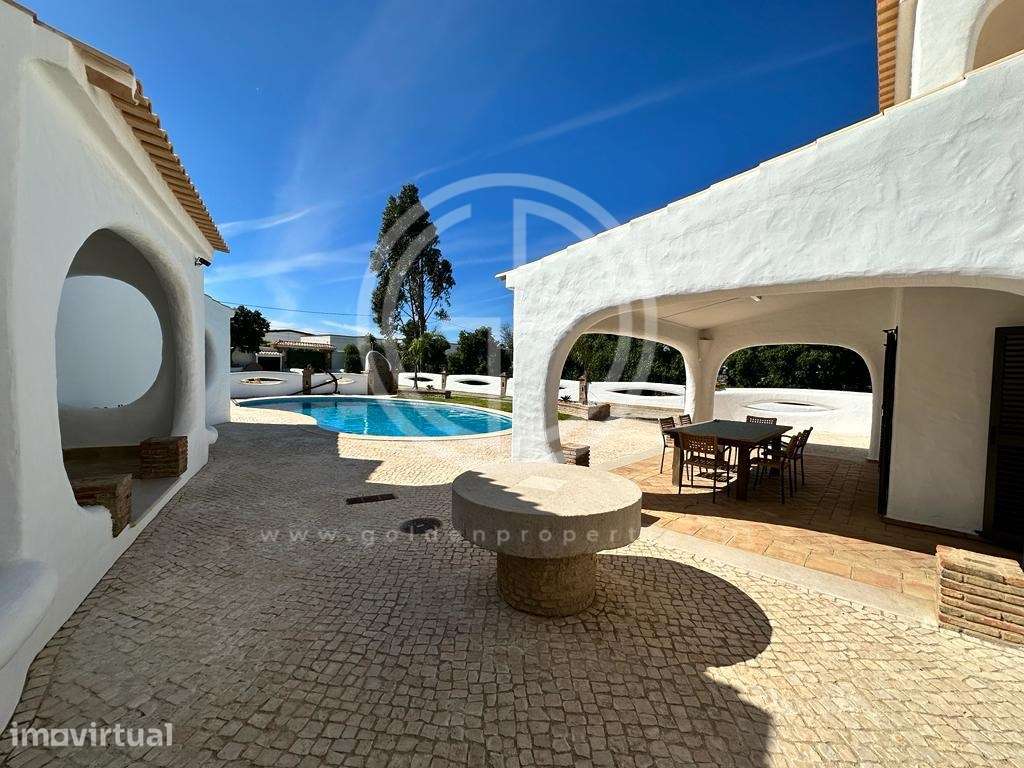 Moradia V3+1, com Piscina e Picadeiro totalmente remodelada em Algoz - Grande imagem: 3/28
