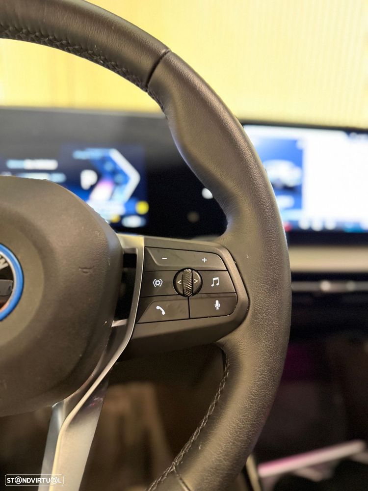 BMW iX2 eDrive20 - 11