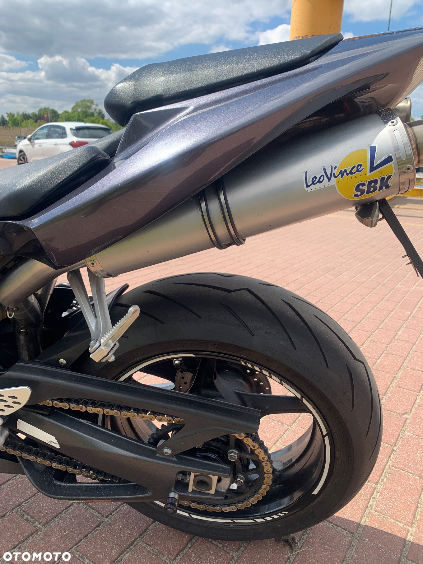 Yamaha R1 - 16