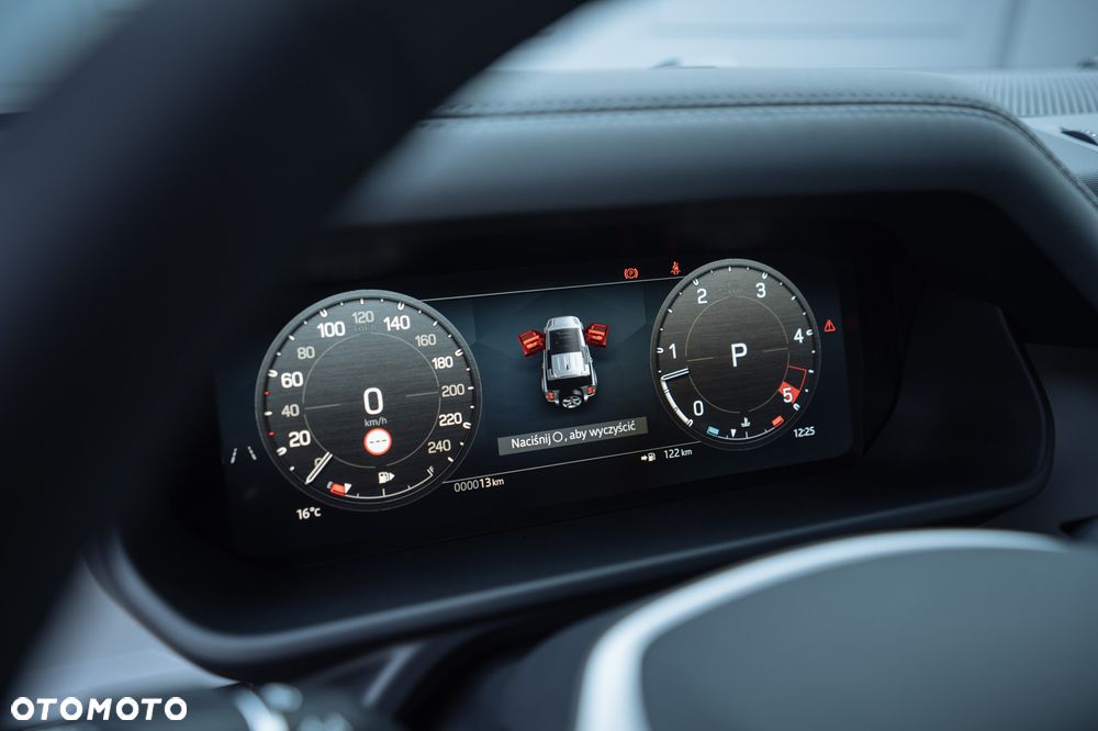 Land Rover Defender - 13