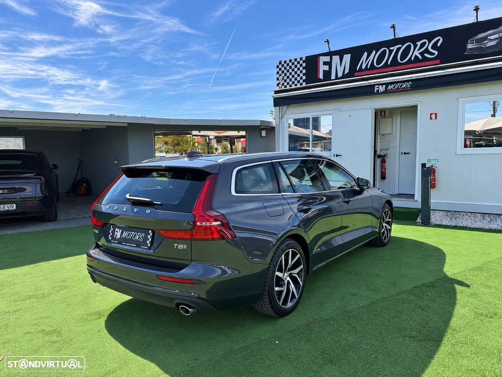 Volvo V60 2.0 T8 AWD TE Momentum Plus - 4