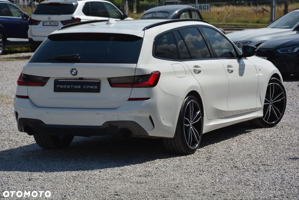 BMW Seria 3 320d Touring Edition M Sport Shadow - 11
