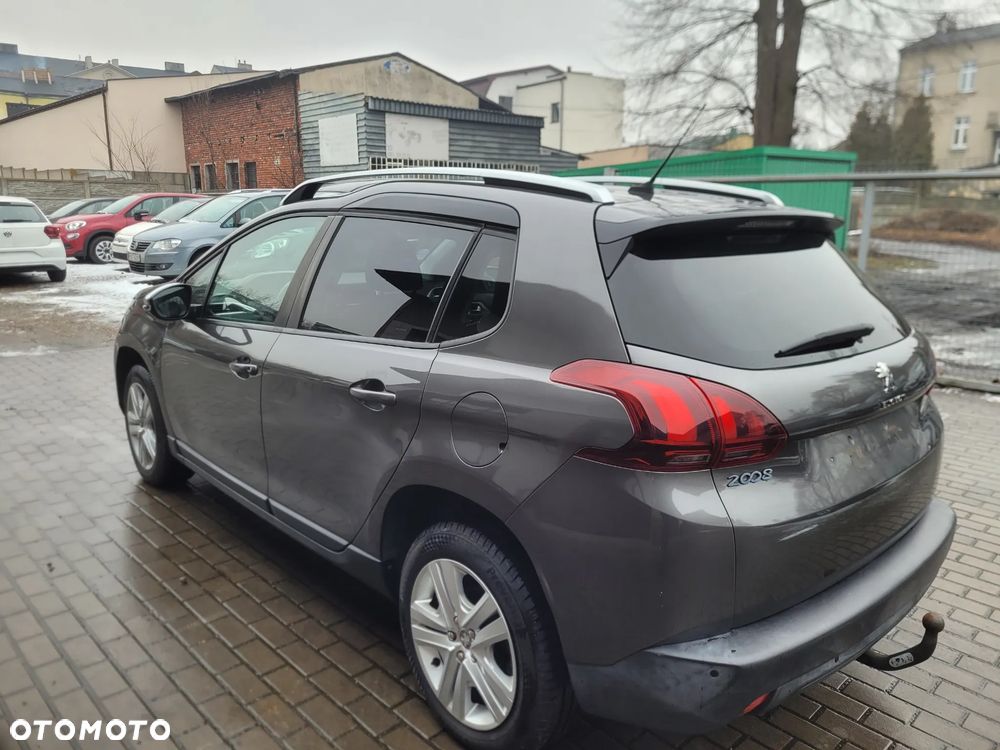 Peugeot 2008 1.2 Pure Tech GPF Style S&S - 6