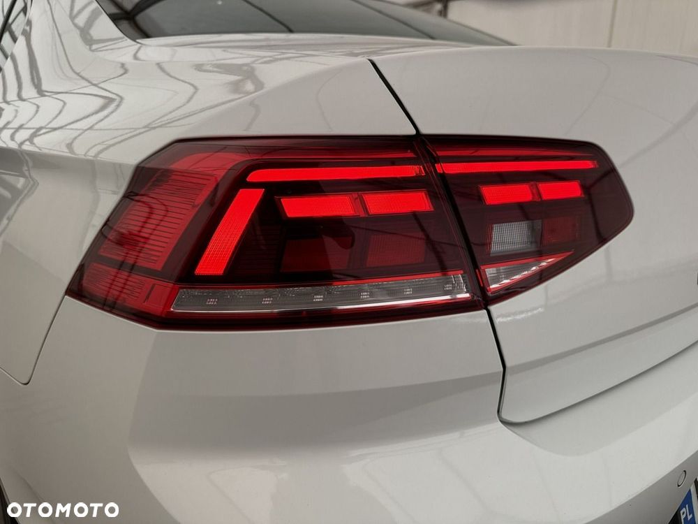 Volkswagen Passat - 30
