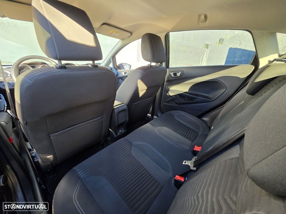 Ford Fiesta 1.0 T EcoBoost Titanium PowerShift - 4