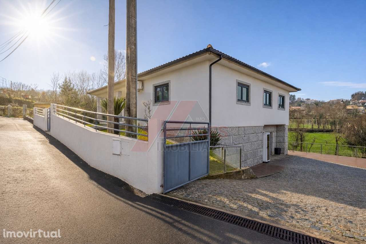 Moradia com Terreno e Espaços Amplos – 5 min de Fafe! - Grande imagem: 2/41