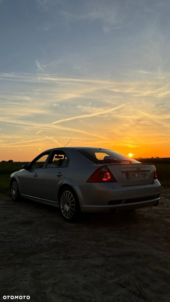 Ford Mondeo 3.0 V6 ST 220 - 29
