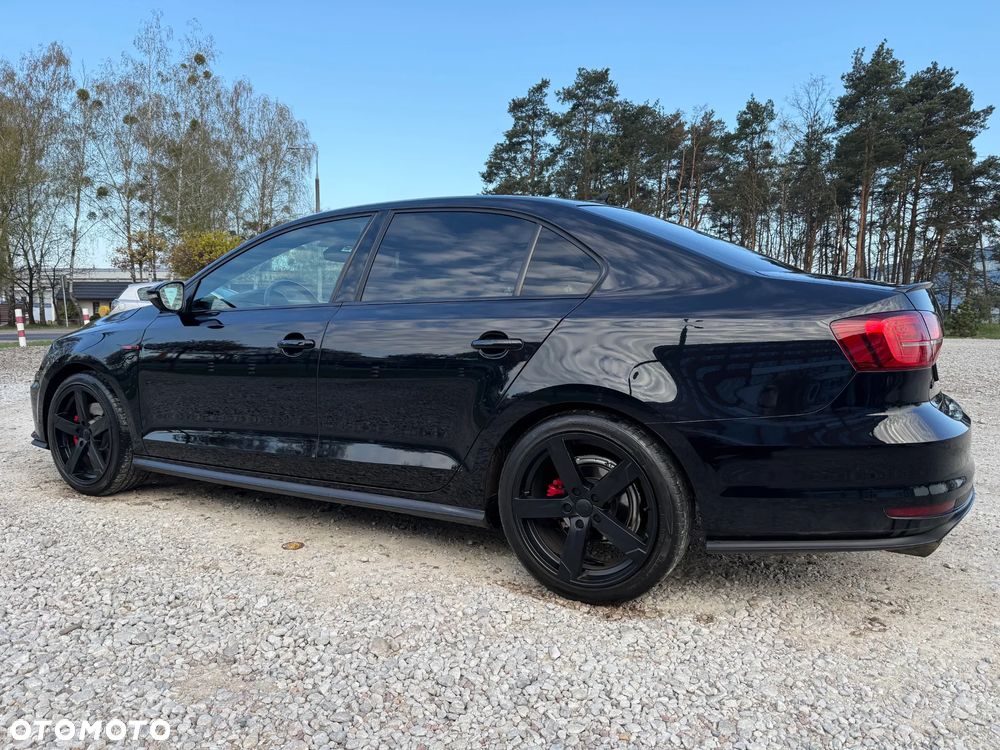 Volkswagen Jetta - 13