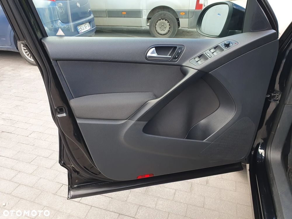 Volkswagen Tiguan - 24